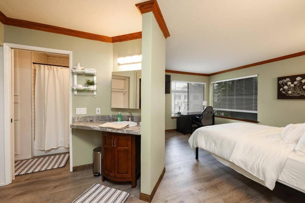 Chic Condo Steps From Petco Park San Diego Exterior foto