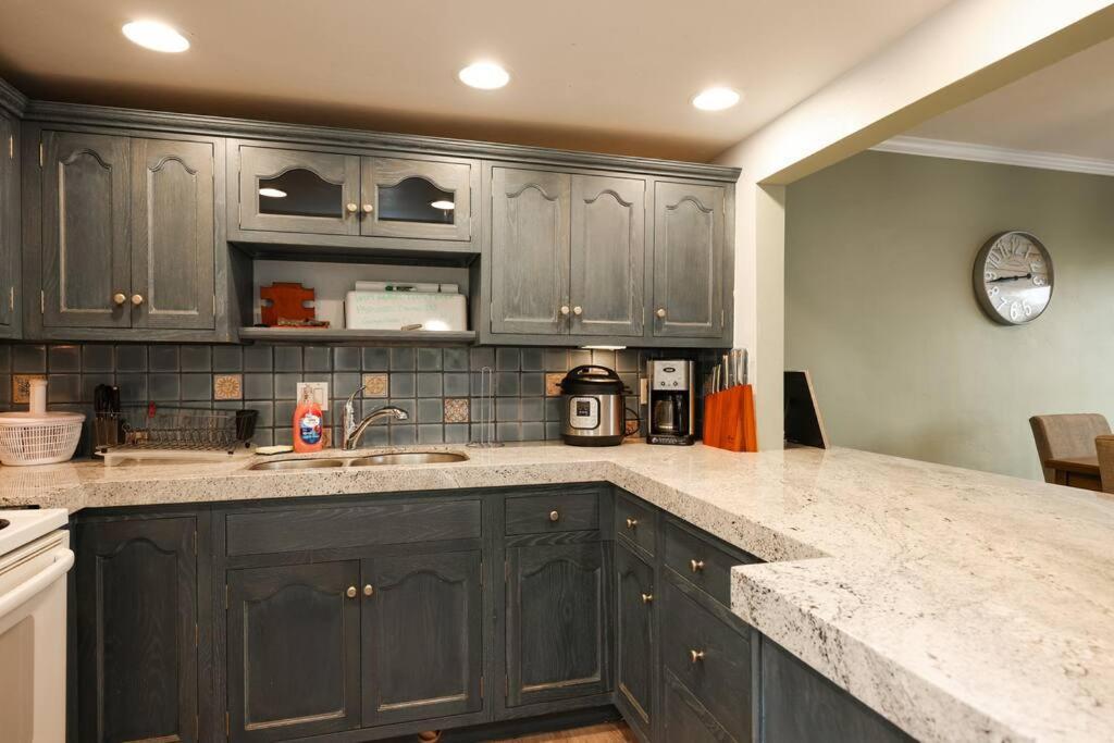 Chic Condo Steps From Petco Park San Diego Exterior foto